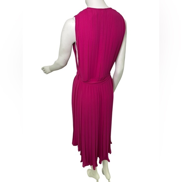 Fame and‎ Partner NWT Magenta Pink Pleated Sheer Dress NO SLIP sz 4 Oversized - Picture 8 of 11